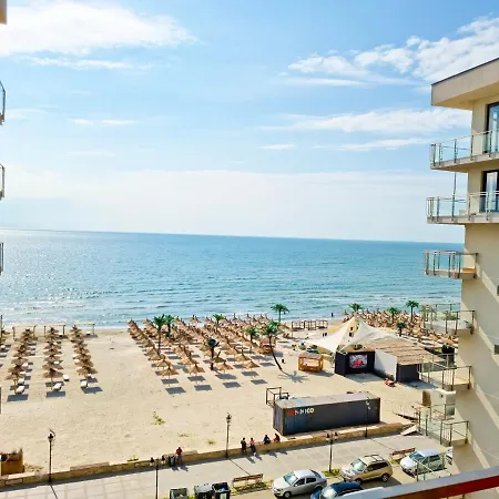 Daire Frontal View - Dream - Beach Mamaia
