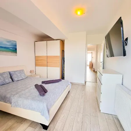 Daire Frontal View - Dream - Beach Mamaia *