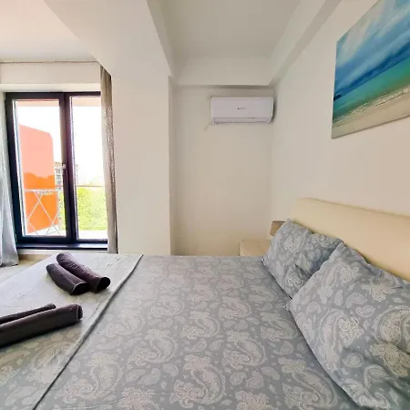 아파트 Frontal View - Dream - Beach Mamaia